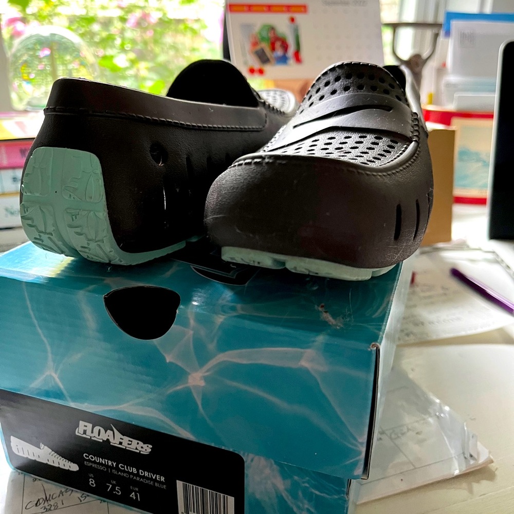 Men's size 8 Floafers